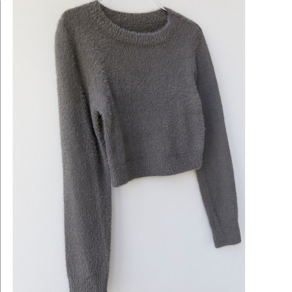 UO Soft Cropped Sweater - Picture 3 of 4